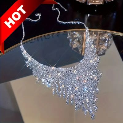 Luxury Sparkling Rhinestone Necklace