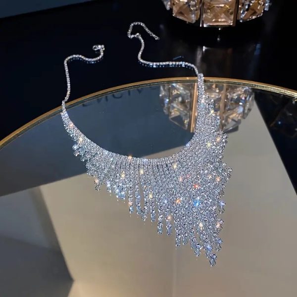 Luxury Sparkling Rhinestone Necklace - Image 4